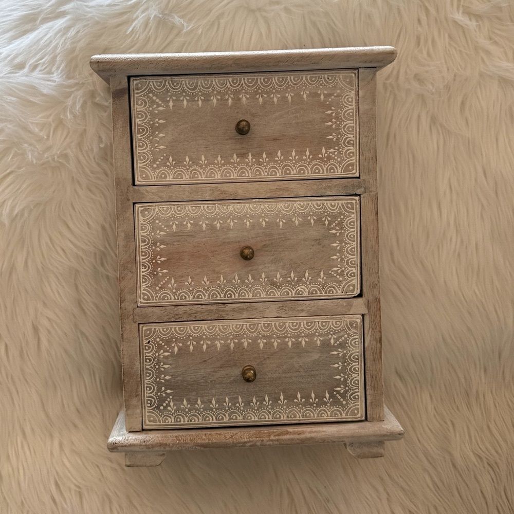 Neutral bohemian jewelry box